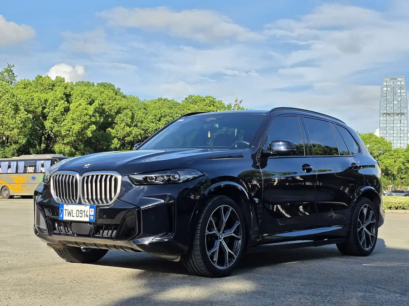 宝马X5 2023款 xDrive 30Li 尊享型M运动曜夜套装 2024