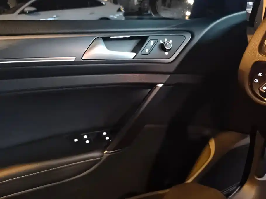 Volkswagen Golf — миниатюра 7