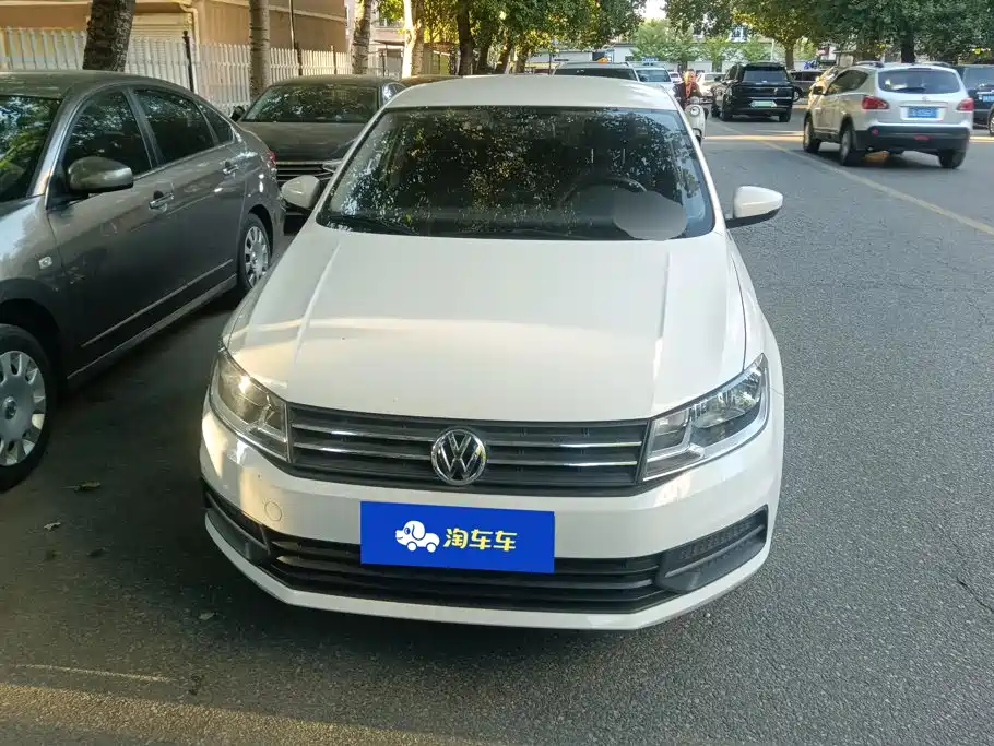 Volkswagen Santana — миниатюра 2