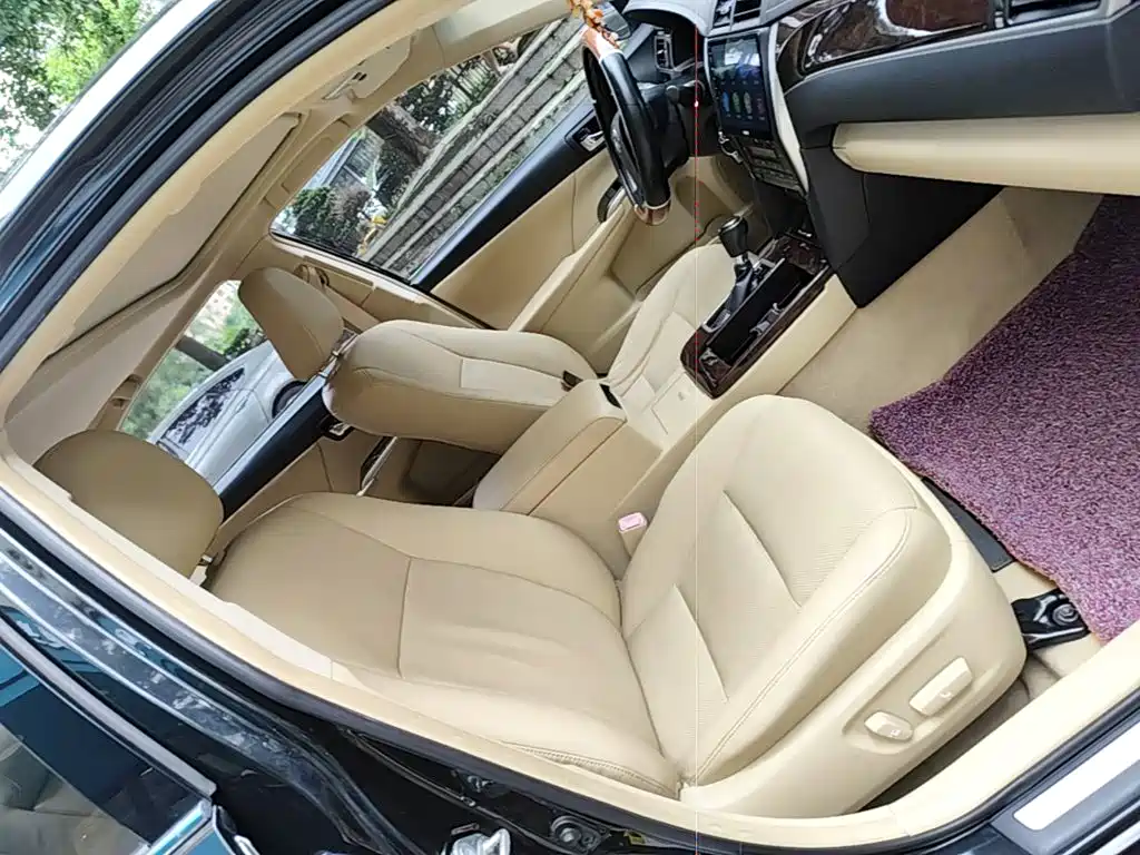 Toyota Camry — миниатюра 25
