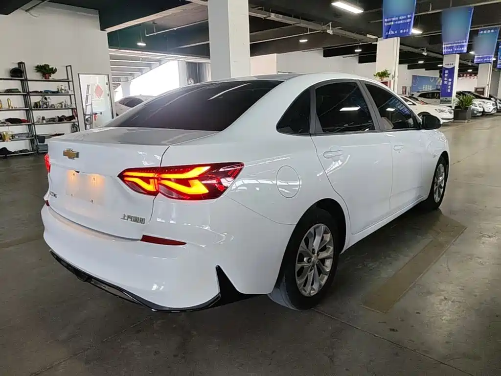Chevrolet Monza — миниатюра 7