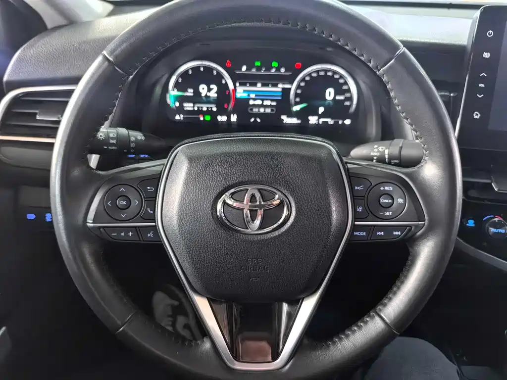 Toyota Camry — миниатюра 5