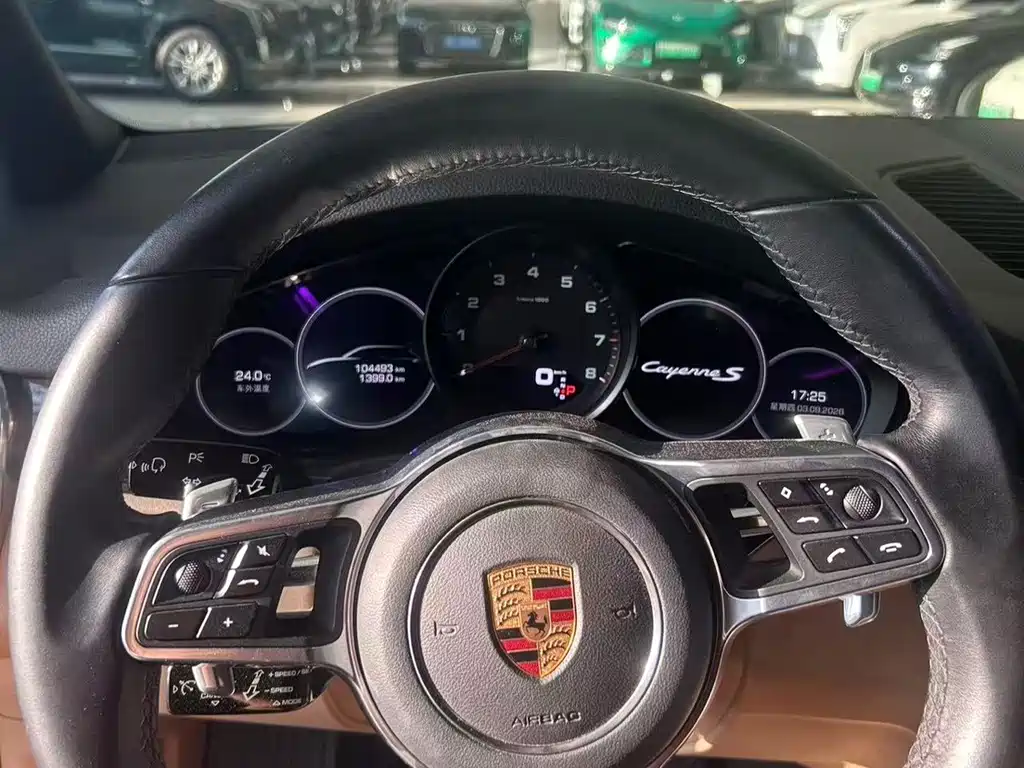 Porsche Cayenne — миниатюра 4