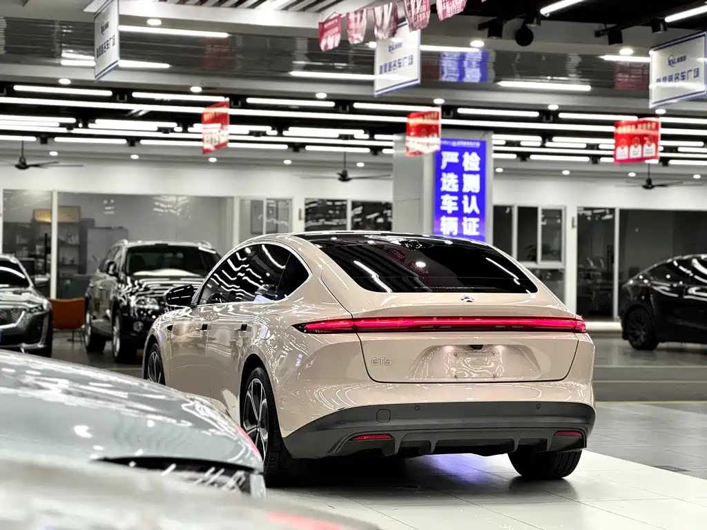 NIO NIO ET5