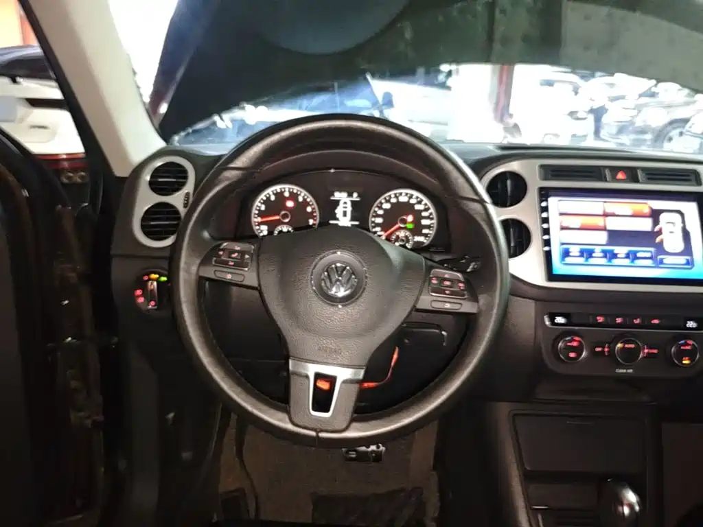 Volkswagen Tiguan — миниатюра 11