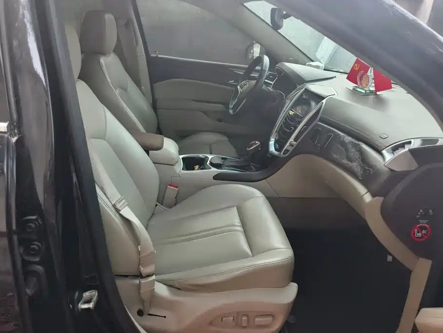 Cadillac SRX — миниатюра 8