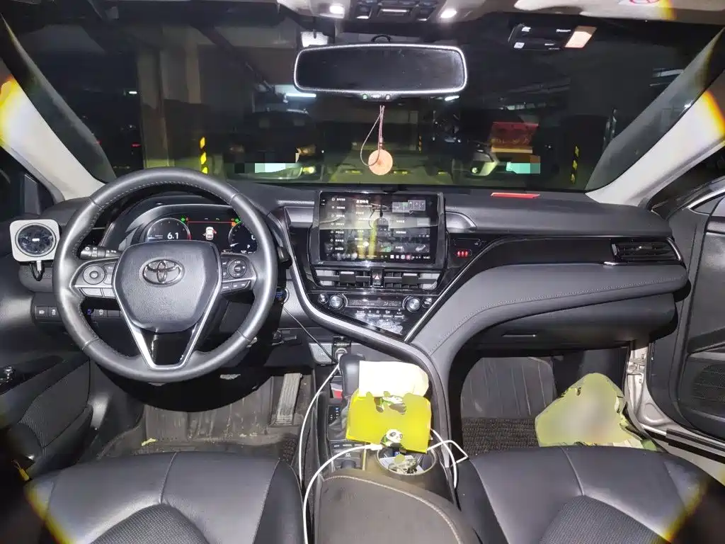 Toyota Camry — миниатюра 10