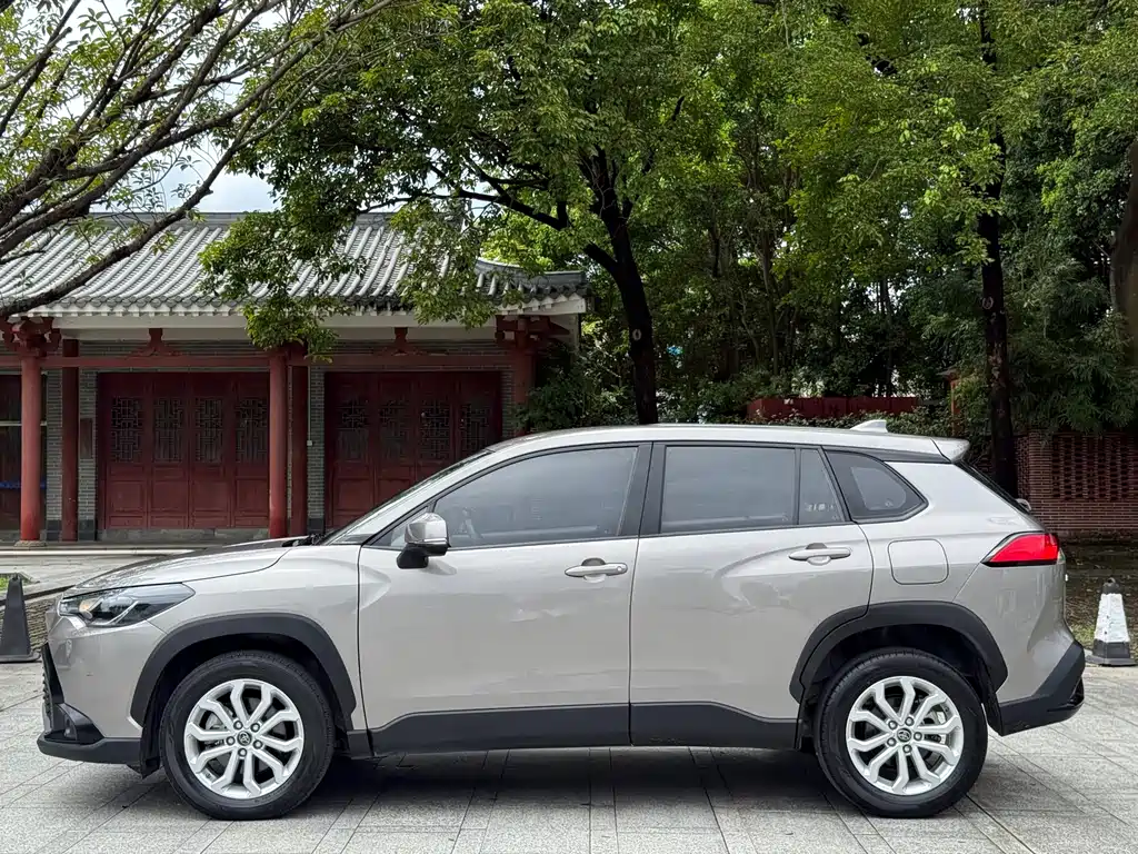 Toyota Frontlander — миниатюра 12