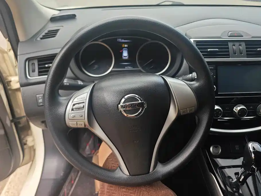 Nissan Tiida — миниатюра 15