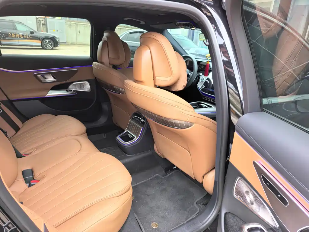 Mercedes-Benz E-Class — миниатюра 5