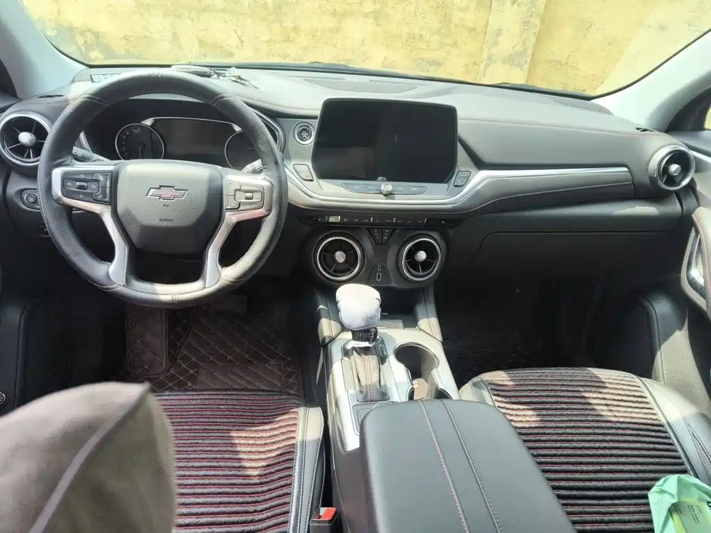 Chevrolet Blazer — миниатюра 10
