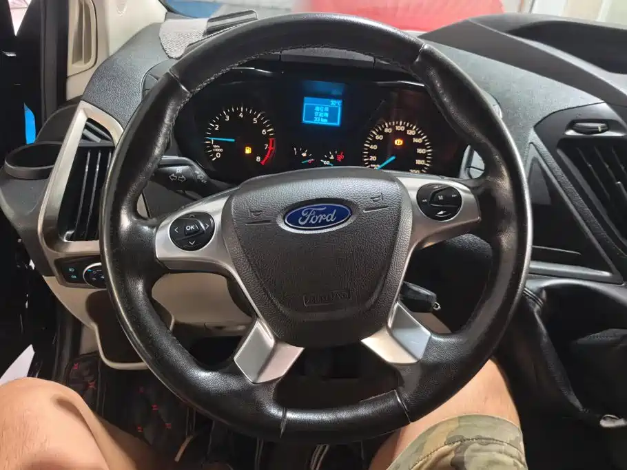 Ford Tourneo — миниатюра 15