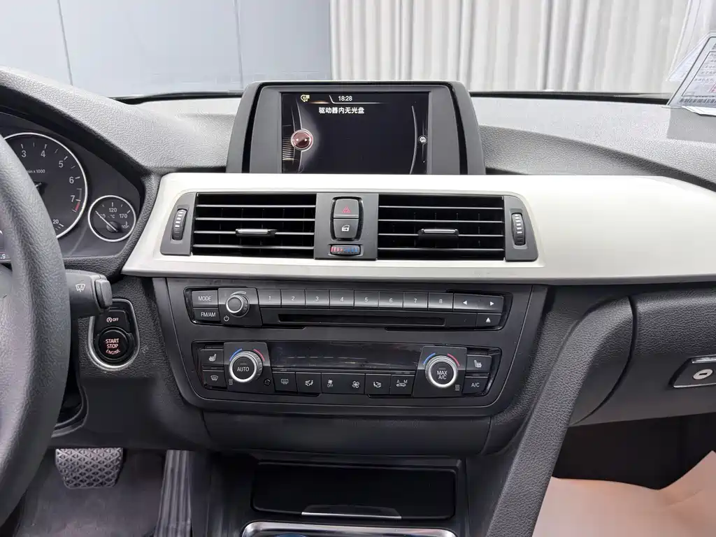 BMW 3 Series — миниатюра 16