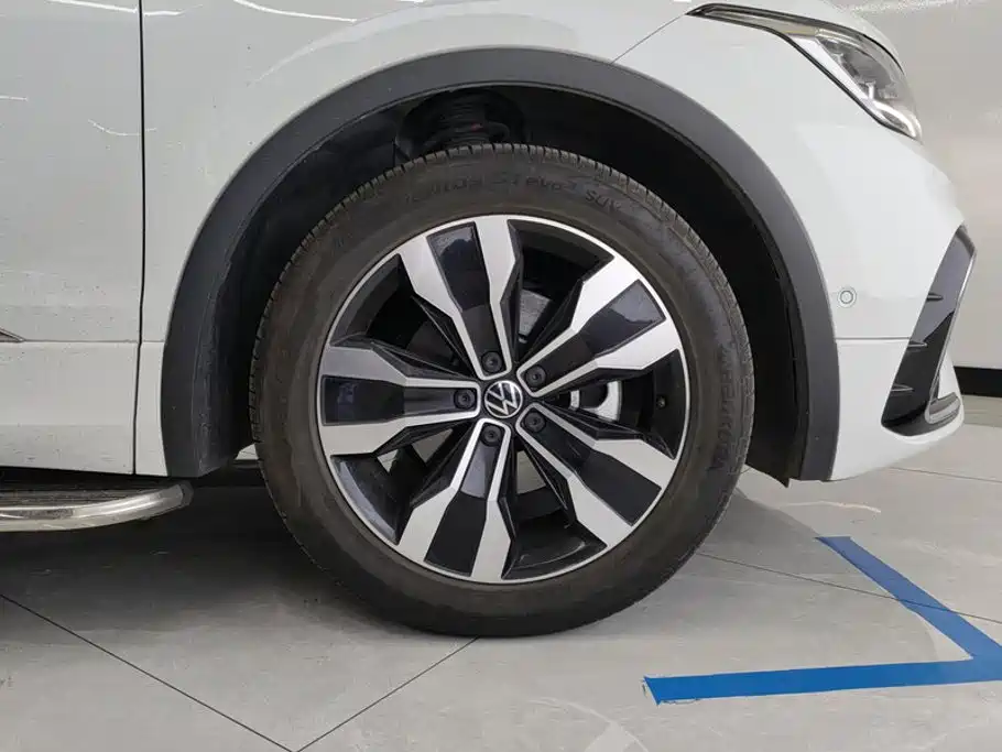 Volkswagen Tiguan L — миниатюра 6