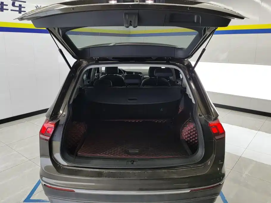 Volkswagen Tiguan L — миниатюра 4