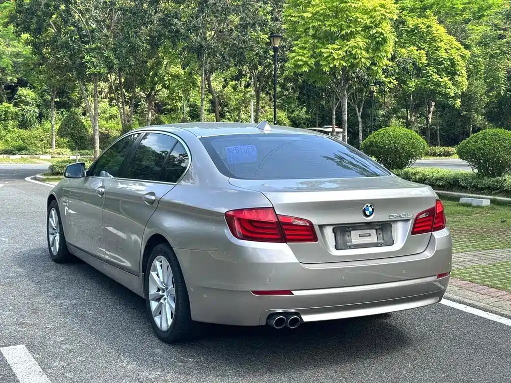 BMW 5 Series — миниатюра 4