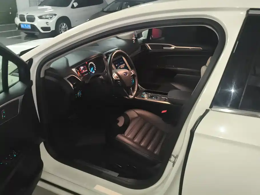 Ford Mondeo — миниатюра 9