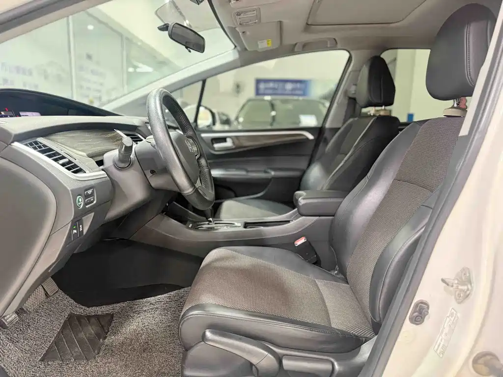 Honda Jade 2017 1.8L AT Comfort 5 мест