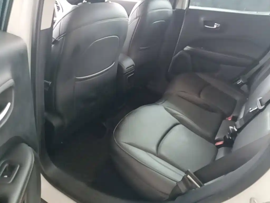 Jeep Compass — миниатюра 17