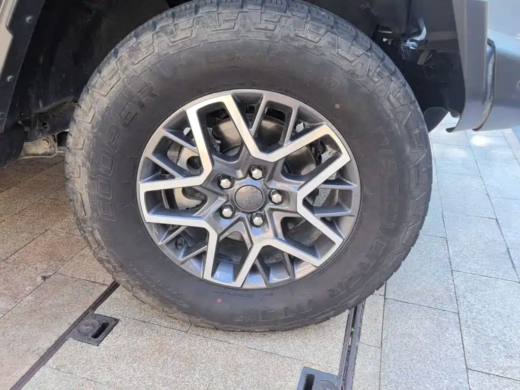 Jeep Wrangler PHEV — миниатюра 8