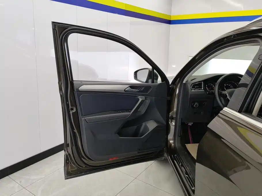 Volkswagen Tiguan L — миниатюра 7
