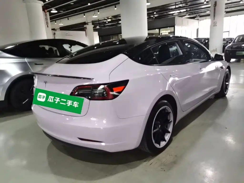 Tesla Model 3 — миниатюра 7
