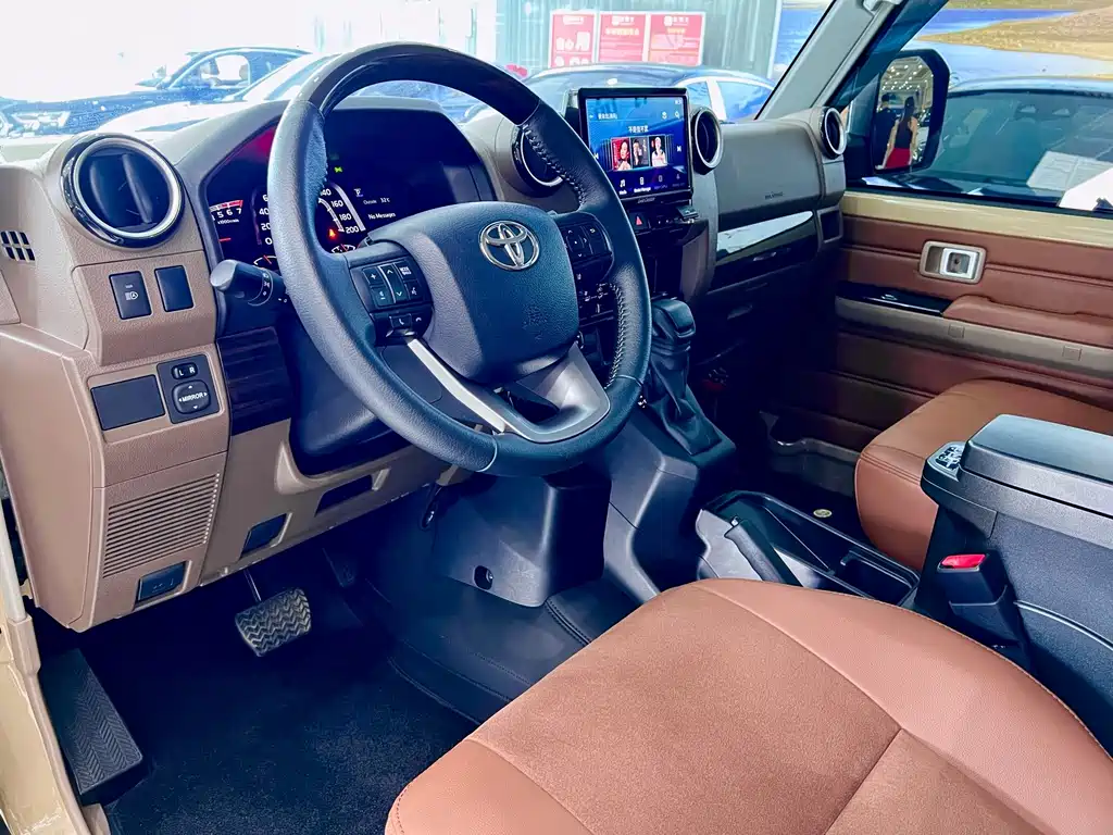 Toyota Land Cruiser — миниатюра 7