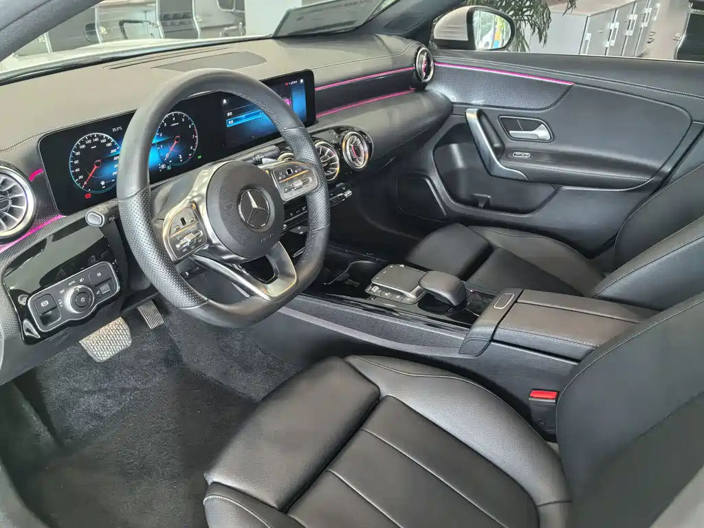 Mercedes-Benz A-Class — миниатюра 9