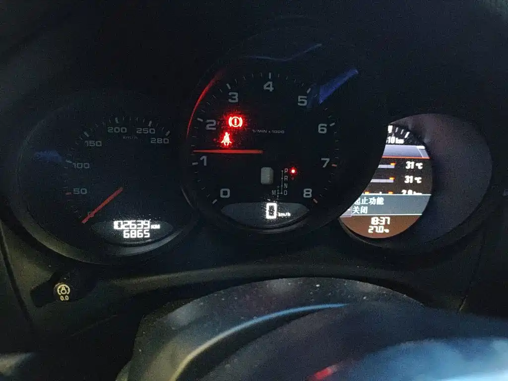 Porsche Macan — миниатюра 12