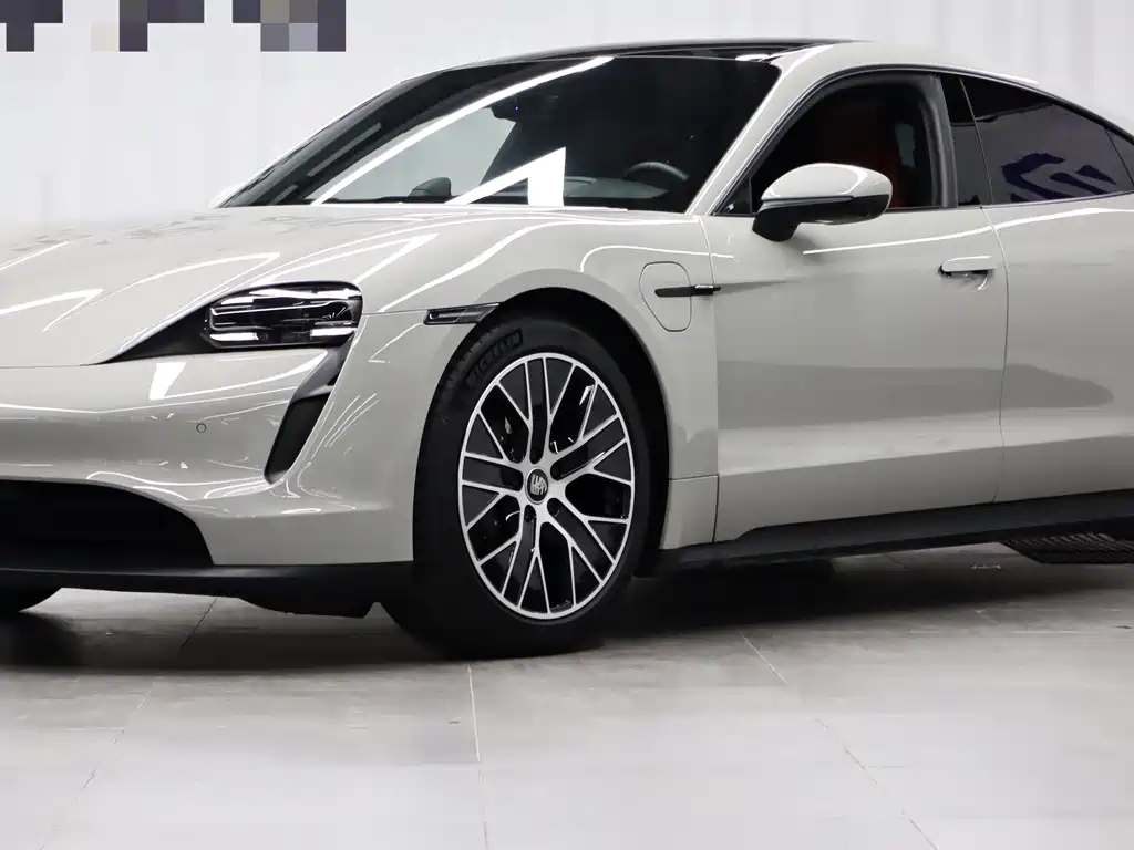 Porsche Taycan 2023
