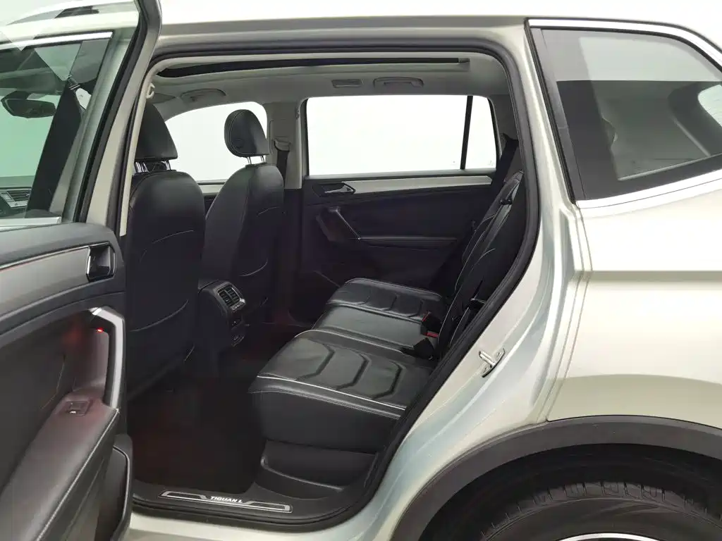 Volkswagen Tiguan L — миниатюра 15