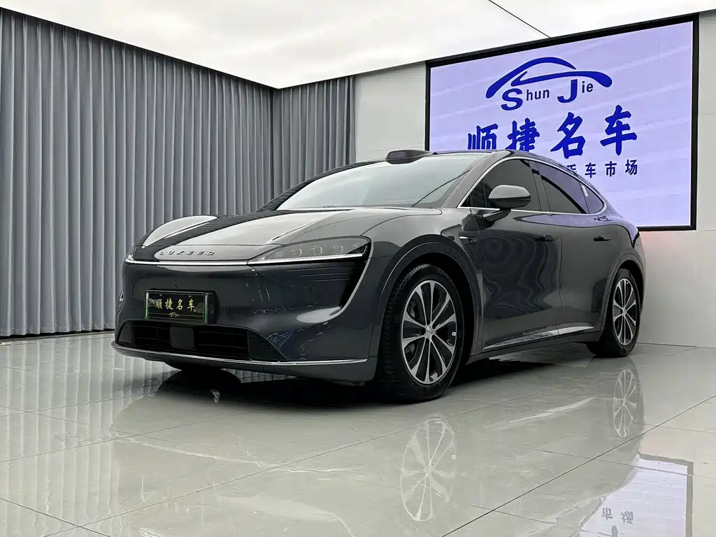 智界 Zhijie R7 2025