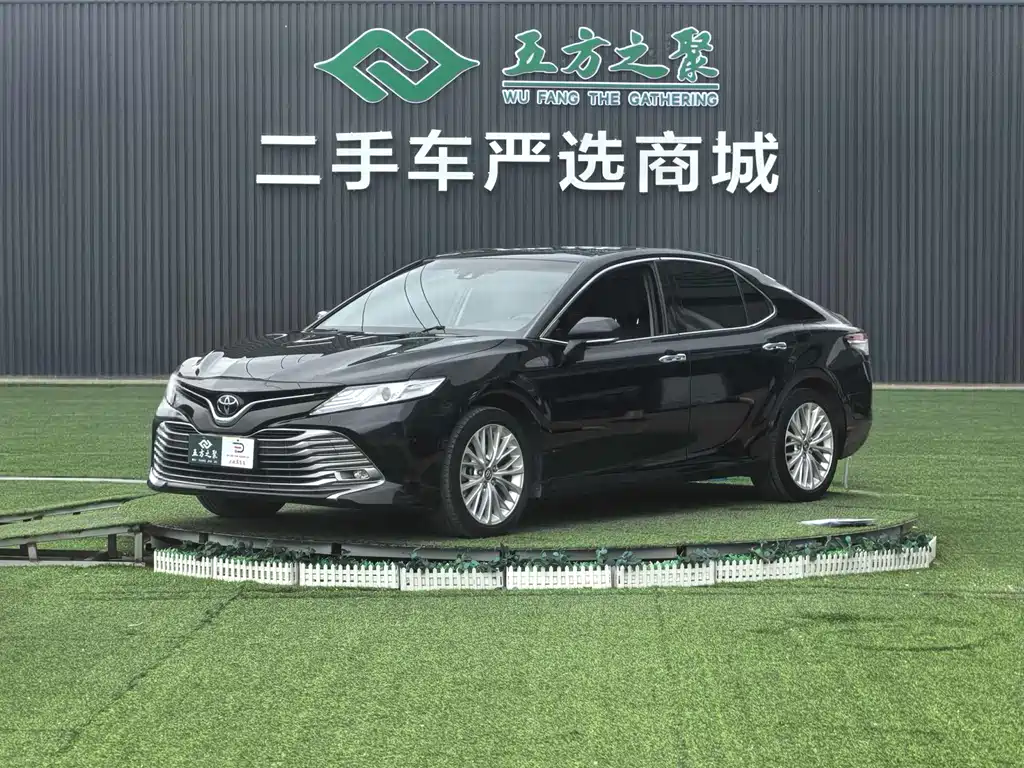 Купить Toyota Camry