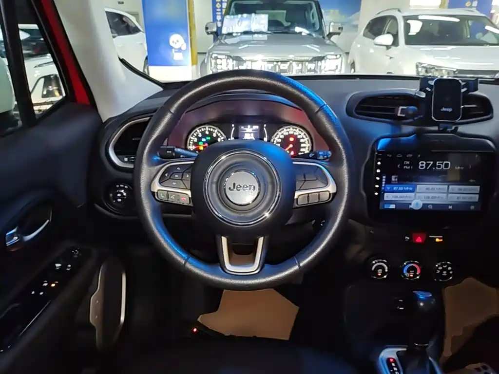 Jeep Renegade — миниатюра 11