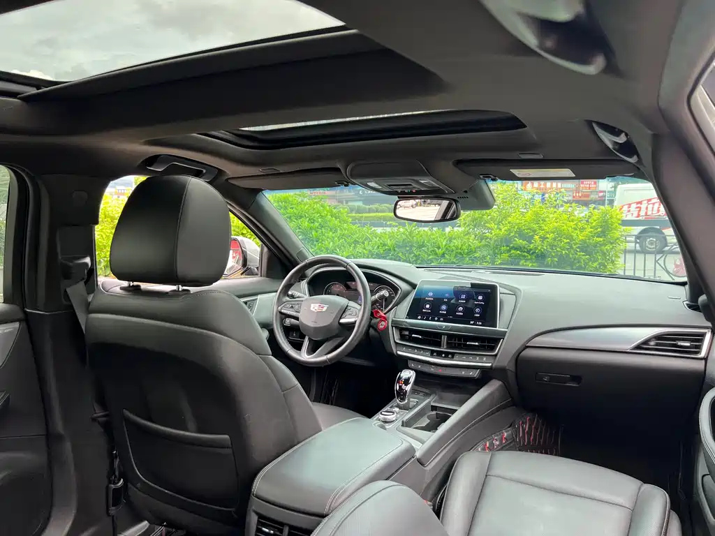Cadillac CT5 — миниатюра 8