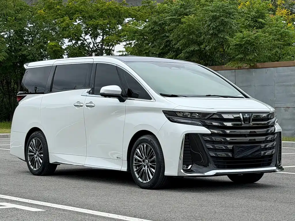 Toyota Vellfire — миниатюра 2