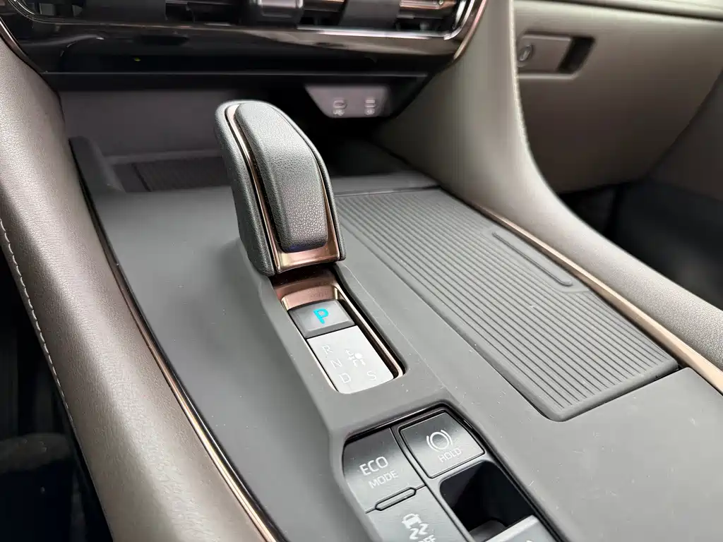 Toyota Vellfire — миниатюра 14