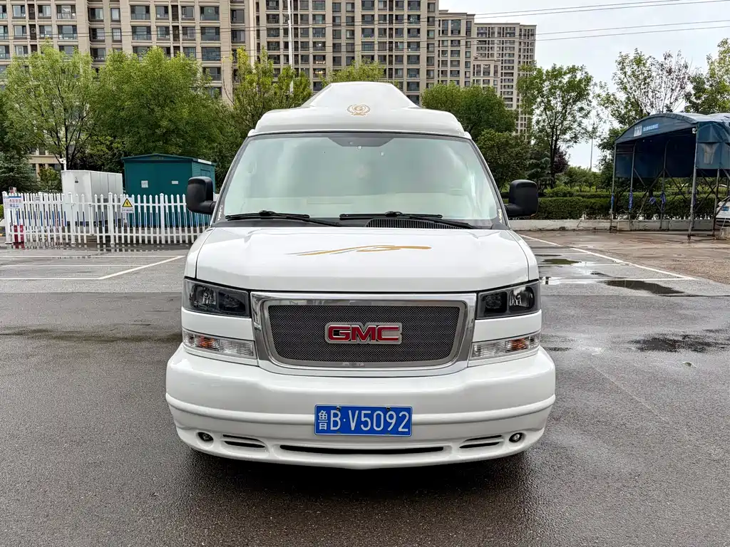 GMC Savana — миниатюра 2