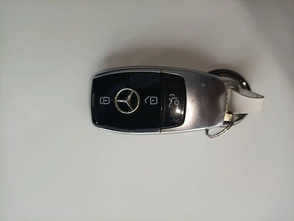 Mercedes-Benz E-Class — миниатюра 9