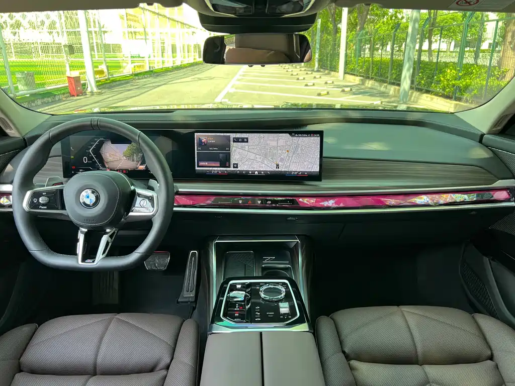 BMW 7 Series — миниатюра 17