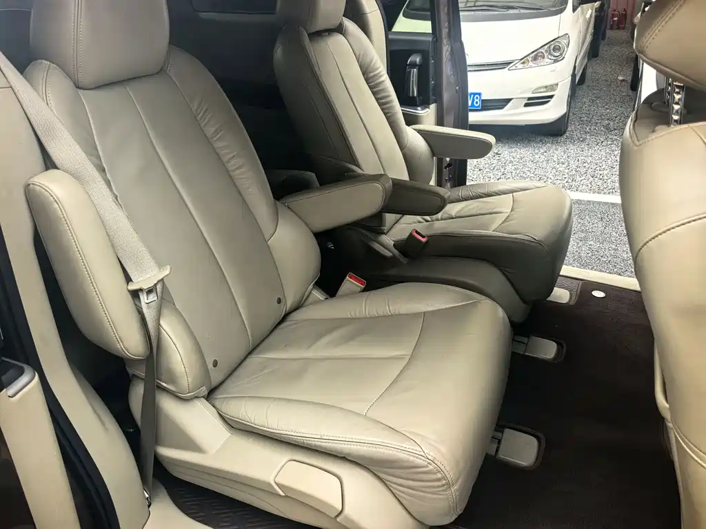 Buick GL8 — миниатюра 12