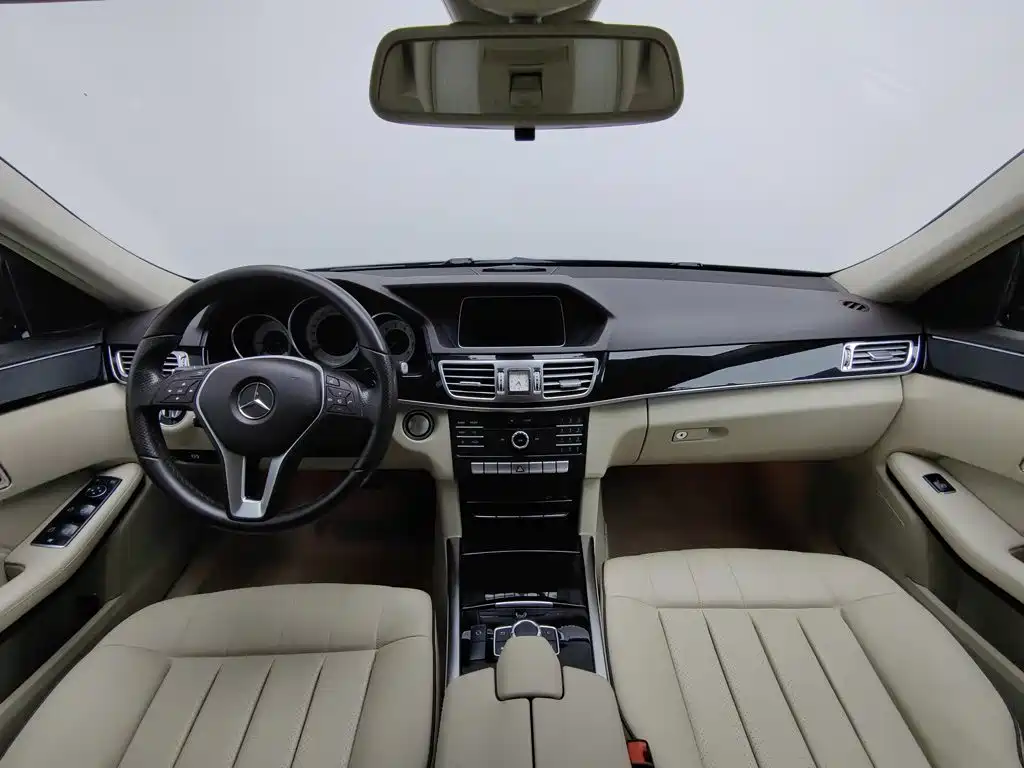 Mercedes-Benz E-Class — миниатюра 5