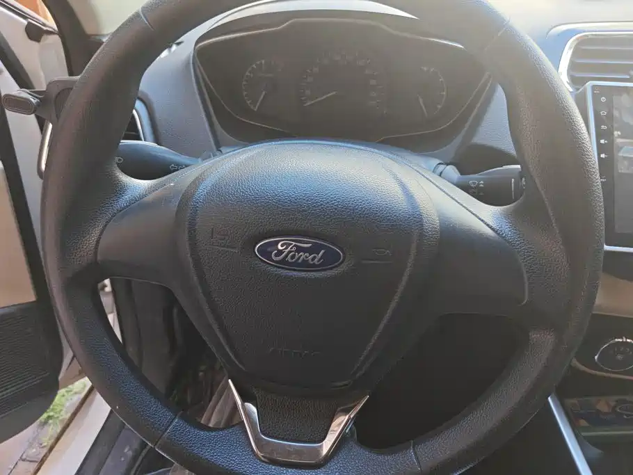 Ford Escort — миниатюра 15