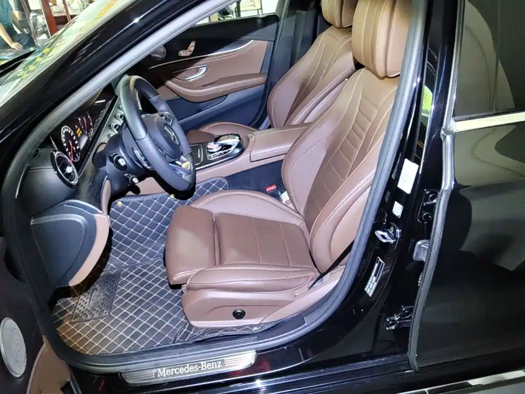 Mercedes-Benz E-Class — миниатюра 11