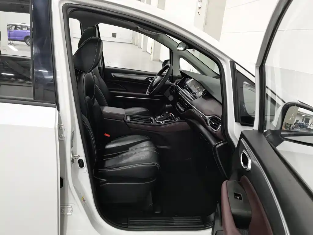 GAC Motor Trumpchi M6 — миниатюра 23