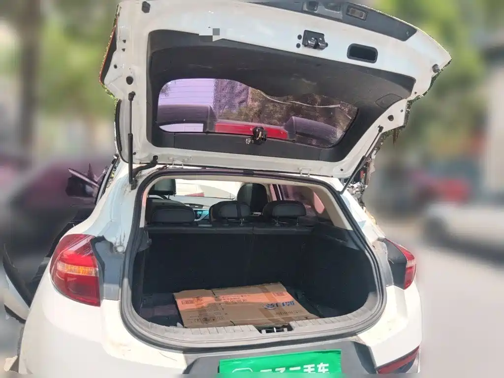 Geely Emgrand GS — миниатюра 20