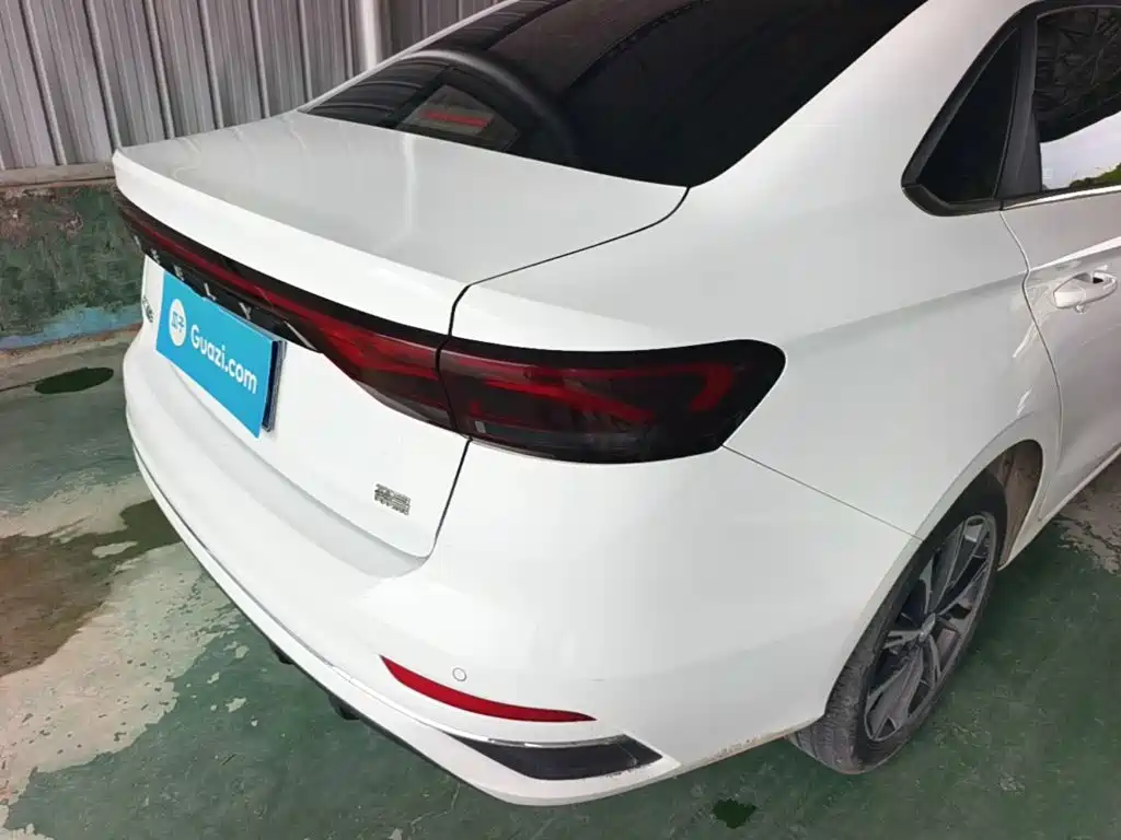 Geely Emgrand 2025 4 1.5L CVT Luxury