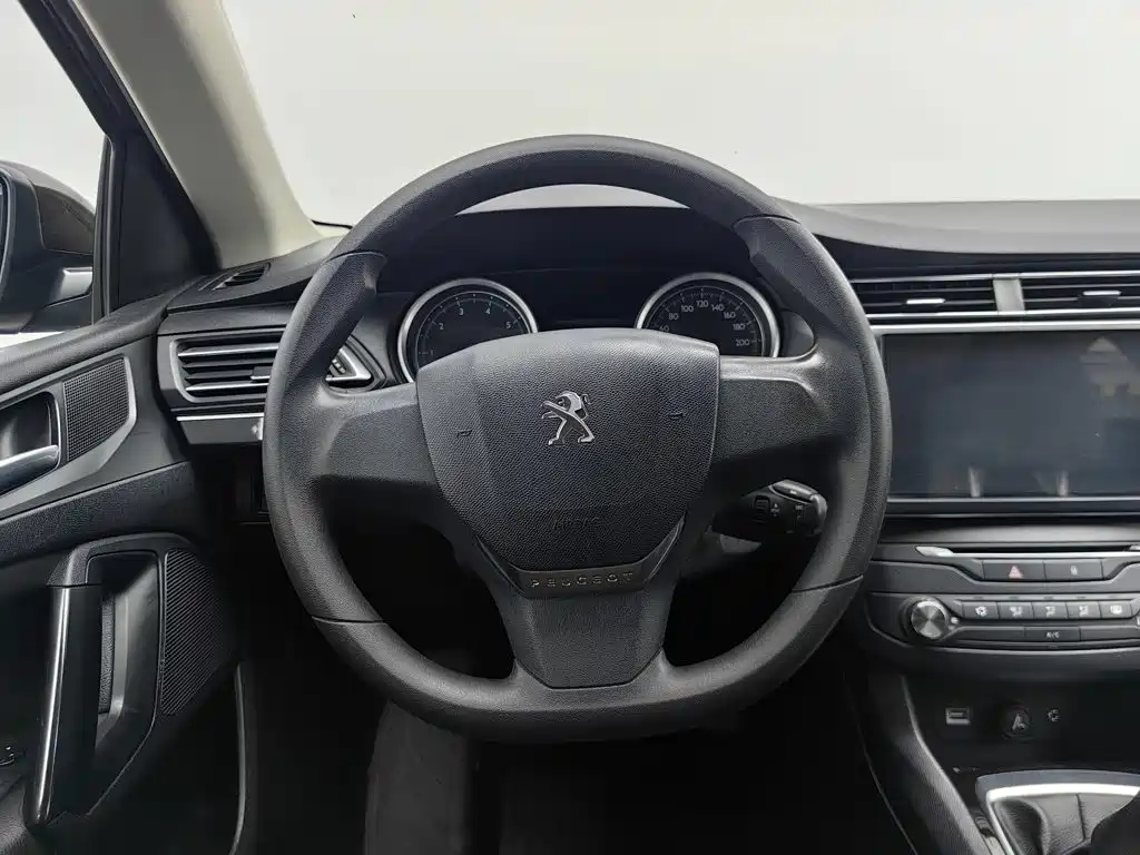 Peugeot 408 — миниатюра 11