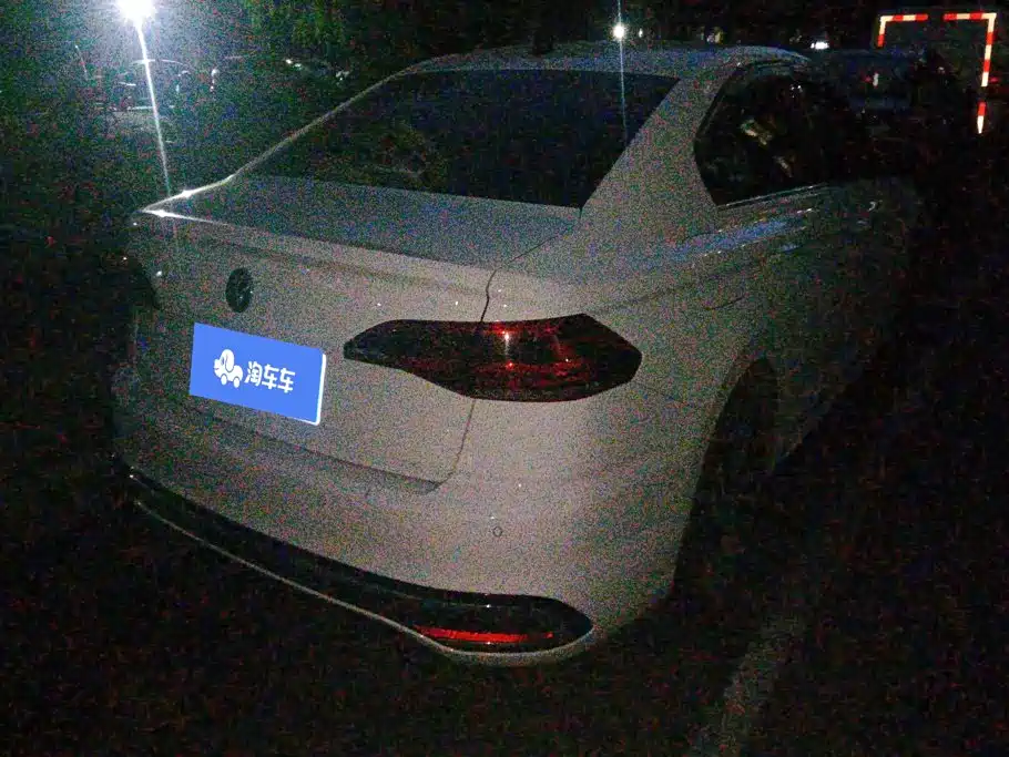 Volkswagen Bora — миниатюра 3
