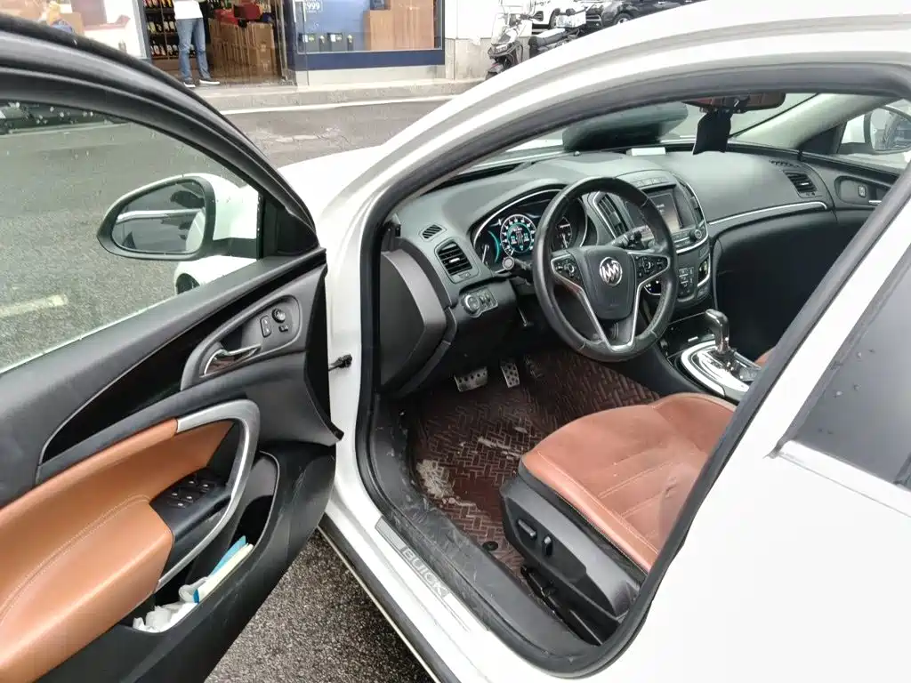 Buick Regal — миниатюра 12